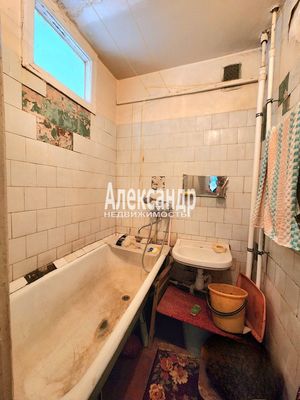 Продам трехкомнатную (3-комн.) квартиру, Советская ул, 12, Кириши г