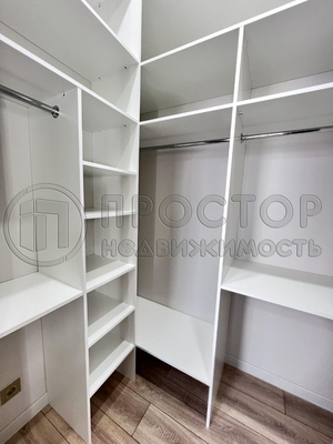Продам однокомнатную (1-комн.) квартиру, Братьев Весниных б-р, 1, Москва г