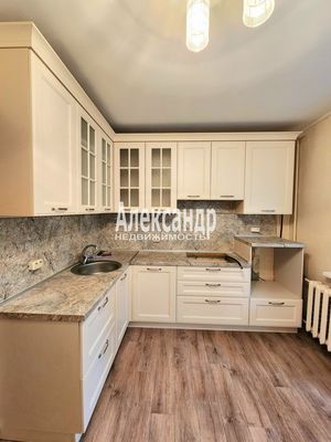 Продам двухкомнатную (2-комн.) квартиру, Волховская наб, 36, Кириши г