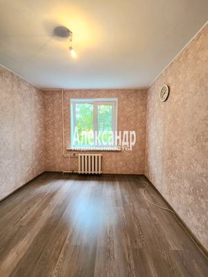 Продам двухкомнатную (2-комн.) квартиру, Волховская наб, 36, Кириши г