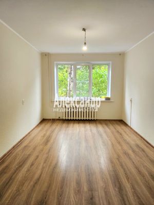 Продам двухкомнатную (2-комн.) квартиру, Волховская наб, 36, Кириши г