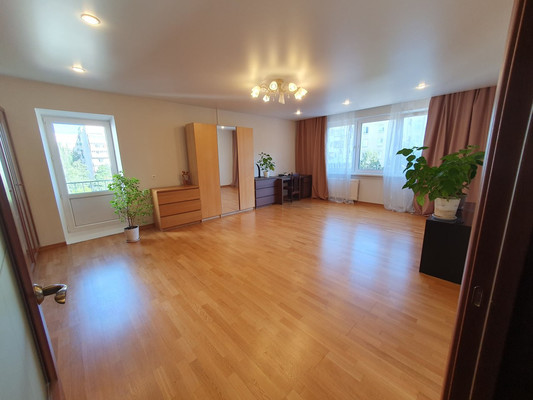 Продам трехкомнатную (3-комн.) квартиру, Будапештская ул, 112Ак2, Санкт-Петербург г