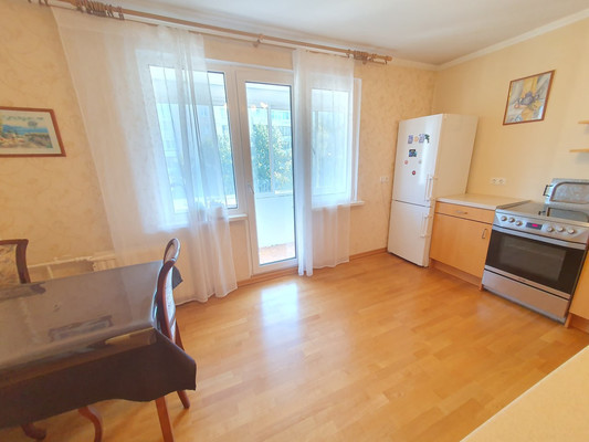 Продам трехкомнатную (3-комн.) квартиру, Будапештская ул, 112Ак2, Санкт-Петербург г
