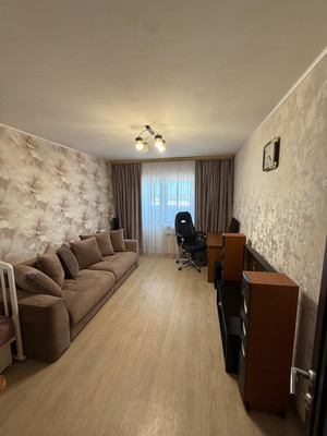 Продам трехкомнатную (3-комн.) квартиру, Баумана ул, 235/4, Иркутск г
