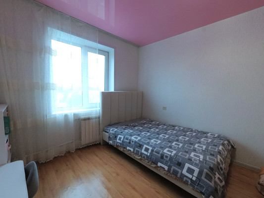 Продам двухкомнатную (2-комн.) квартиру, Весенняя ул, 4, Барнаул г