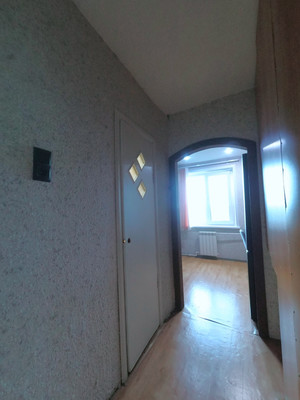 Продам двухкомнатную (2-комн.) квартиру, Весенняя ул, 4, Барнаул г