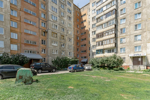 Продам двухкомнатную (2-комн.) квартиру, Весенняя ул, 4, Барнаул г