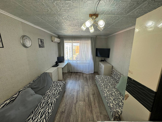 Продам комнату в 5-комн. квартире, Ленина пр-кт, 76, Комсомольск-на-Амуре г
