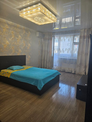 Продам трехкомнатную (3-комн.) квартиру, Ухтомского ул, 2, Малаховка рп
