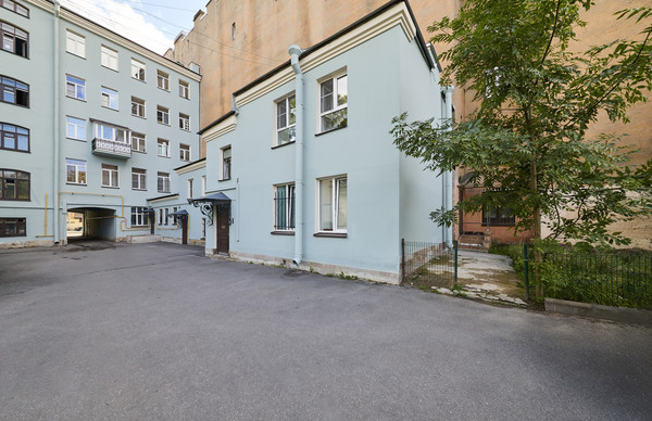 Продам двухкомнатную (2-комн.) квартиру, 15-я В.О. линия, 48А, Санкт-Петербург г