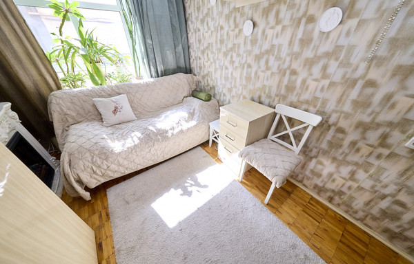 Продам двухкомнатную (2-комн.) квартиру, 15-я В.О. линия, 48А, Санкт-Петербург г