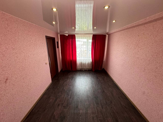 Продам трехкомнатную (3-комн.) квартиру, Октябрьский пр-кт, 3, Амурск г
