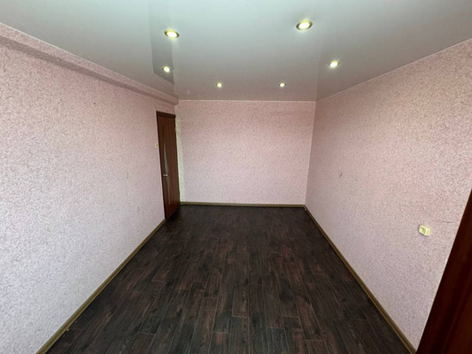 Продам трехкомнатную (3-комн.) квартиру, Октябрьский пр-кт, 3, Амурск г