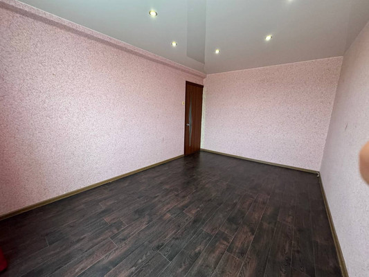 Продам трехкомнатную (3-комн.) квартиру, Октябрьский пр-кт, 3, Амурск г