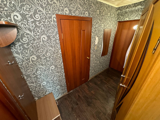 Продам трехкомнатную (3-комн.) квартиру, Октябрьский пр-кт, 3, Амурск г