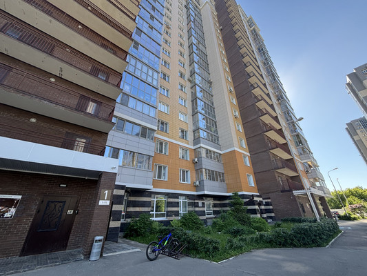 Продам трехкомнатную (3-комн.) квартиру, Профессора Камая ул, 12, Казань г