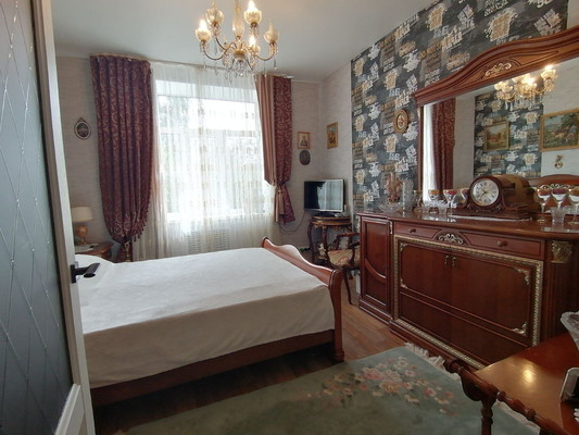 Продам двухкомнатную (2-комн.) квартиру, Шаронова ул, 30, Ишим г