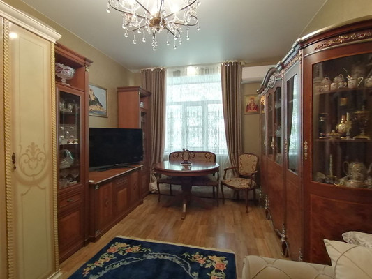 Продам двухкомнатную (2-комн.) квартиру, Шаронова ул, 30, Ишим г