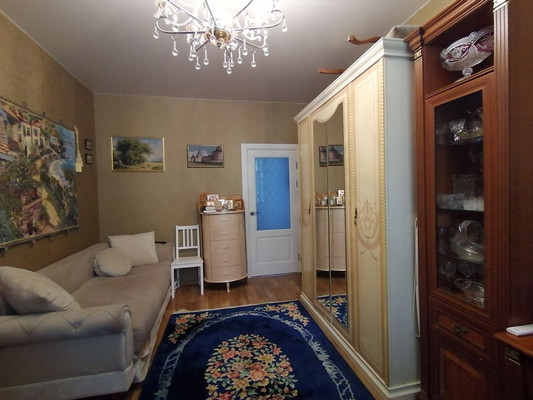 Продам двухкомнатную (2-комн.) квартиру, Шаронова ул, 30, Ишим г