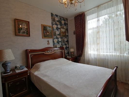 Продам двухкомнатную (2-комн.) квартиру, Шаронова ул, 30, Ишим г