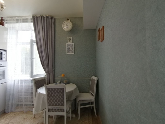 Продам двухкомнатную (2-комн.) квартиру, Шаронова ул, 30, Ишим г