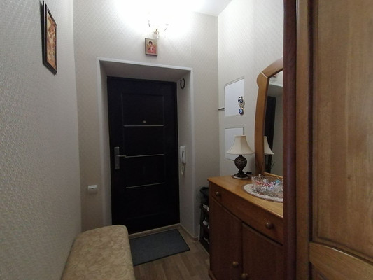 Продам двухкомнатную (2-комн.) квартиру, Шаронова ул, 30, Ишим г