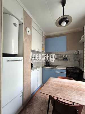 Продам трехкомнатную (3-комн.) квартиру, Шелгунова ул, 26, Санкт-Петербург г