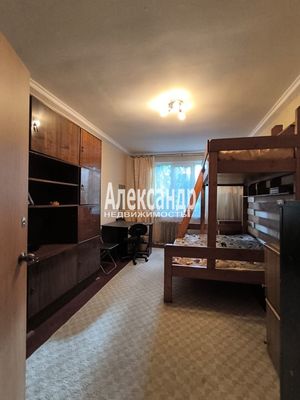 Продам трехкомнатную (3-комн.) квартиру, Шелгунова ул, 26, Санкт-Петербург г