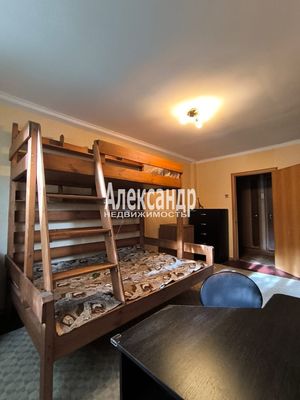 Продам трехкомнатную (3-комн.) квартиру, Шелгунова ул, 26, Санкт-Петербург г