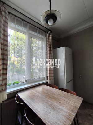 Продам трехкомнатную (3-комн.) квартиру, Шелгунова ул, 26, Санкт-Петербург г