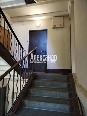 Продам трехкомнатную (3-комн.) квартиру, Шелгунова ул, 26, Санкт-Петербург г