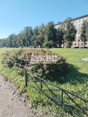 Продам трехкомнатную (3-комн.) квартиру, Шелгунова ул, 26, Санкт-Петербург г