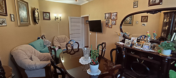 Продам трехкомнатную (3-комн.) квартиру, Ленинский пр-кт, 51А, Санкт-Петербург г