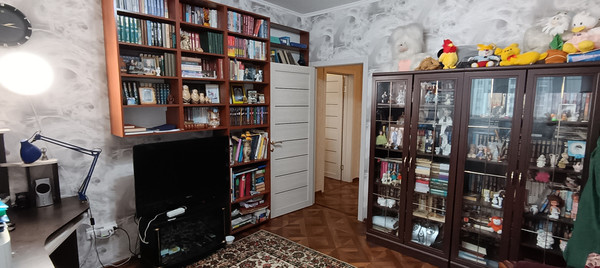 Продам трехкомнатную (3-комн.) квартиру, Ленинский пр-кт, 51А, Санкт-Петербург г