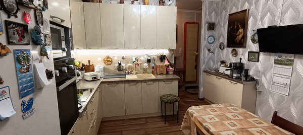 Продам трехкомнатную (3-комн.) квартиру, Ленинский пр-кт, 51А, Санкт-Петербург г