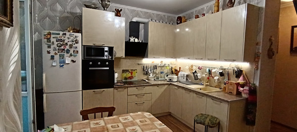 Продам трехкомнатную (3-комн.) квартиру, Ленинский пр-кт, 51А, Санкт-Петербург г
