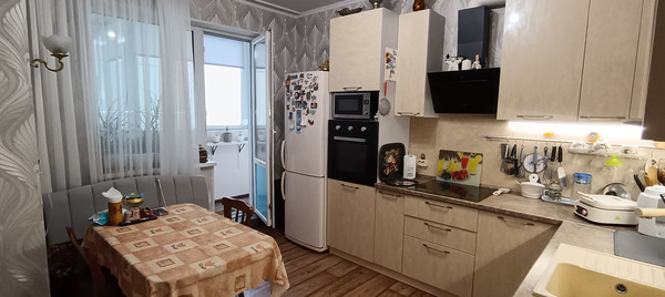 Продам трехкомнатную (3-комн.) квартиру, Ленинский пр-кт, 51А, Санкт-Петербург г