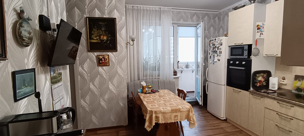 Продам трехкомнатную (3-комн.) квартиру, Ленинский пр-кт, 51А, Санкт-Петербург г