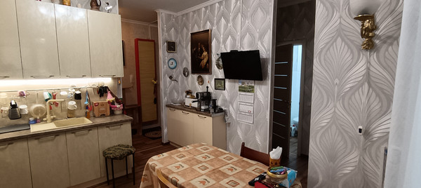 Продам трехкомнатную (3-комн.) квартиру, Ленинский пр-кт, 51А, Санкт-Петербург г