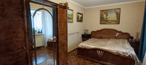 Продам трехкомнатную (3-комн.) квартиру, Ленинский пр-кт, 51А, Санкт-Петербург г