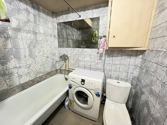 Продам двухкомнатную (2-комн.) квартиру, Татищева ул, к9, Астрахань г