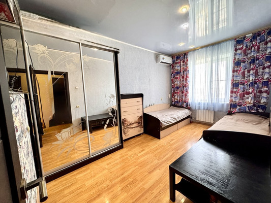 Продам двухкомнатную (2-комн.) квартиру, Бориса Алексеева ул, 20к1, Астрахань г
