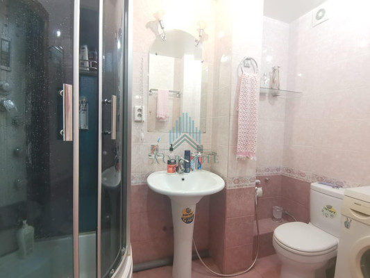 Продам трехкомнатную (3-комн.) квартиру, Кубанская ул, 21к1, Астрахань г
