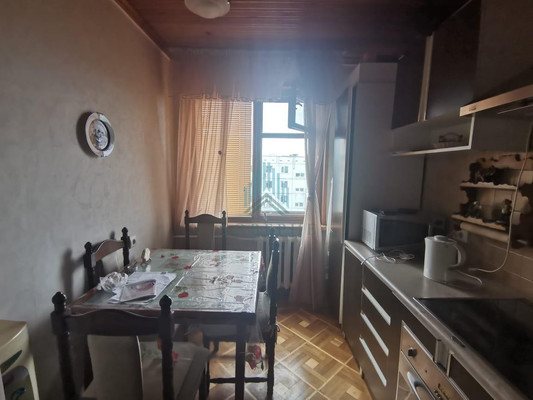 Продам трехкомнатную (3-комн.) квартиру, Кубанская ул, 21к1, Астрахань г