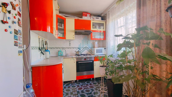 Продам трехкомнатную (3-комн.) квартиру, Кубанская ул, 31к1, Астрахань г