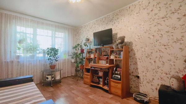 Продам трехкомнатную (3-комн.) квартиру, Кубанская ул, 31к1, Астрахань г