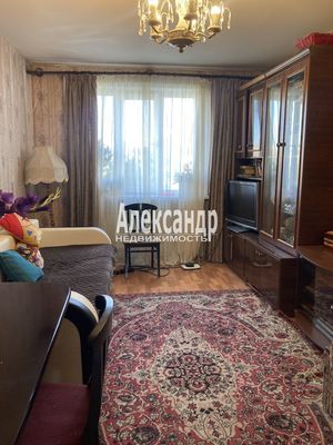 Продам трехкомнатную (3-комн.) квартиру, Художников пр-кт, 15/1, Санкт-Петербург г