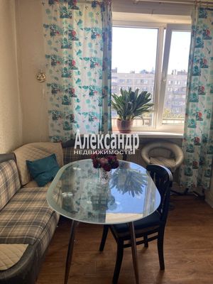 Продам трехкомнатную (3-комн.) квартиру, Художников пр-кт, 15/1, Санкт-Петербург г