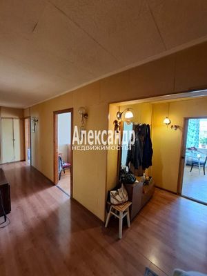 Продам трехкомнатную (3-комн.) квартиру, Художников пр-кт, 15/1, Санкт-Петербург г