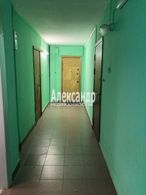 Продам трехкомнатную (3-комн.) квартиру, Художников пр-кт, 15/1, Санкт-Петербург г